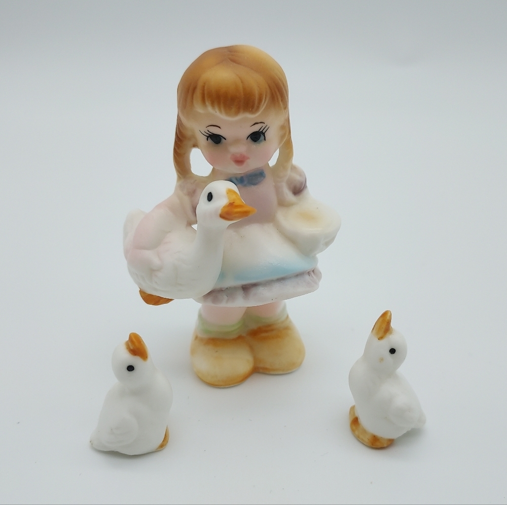VINTAGE Miniture Girl & Baby  Ducks Figurines Set Of 3 Bone  China JAPAN